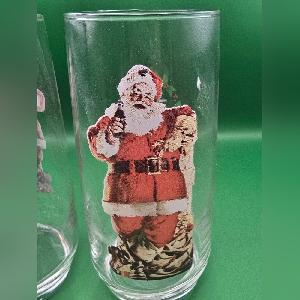 Vintage COCA COLA Santa Claus Drinking Glasses Haddon Sundblom Vtg Set of 6. - Picture 4 of 5